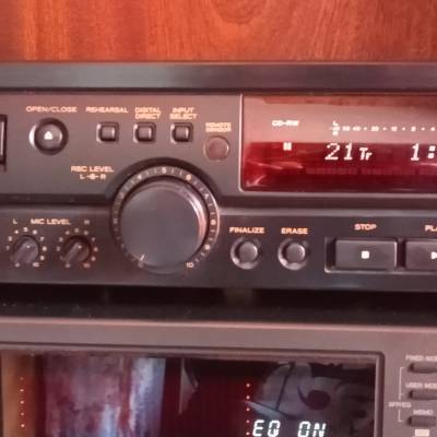 Foto de TEAC RW-800 LECTO GRABADORA DE CD AUDIO AD/DA CONVERTER 24 BITS